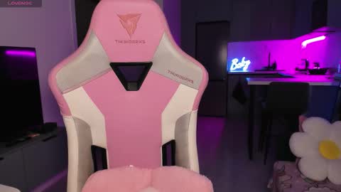 Snapshot of wowlovie666 chatting on 29, 10, 2025 Emi online show from 29, 10, 2025