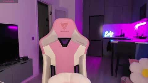 Snapshot of wowlovie666 chatting on 4, 11, 2025 Emi online show from 4, 11, 2025