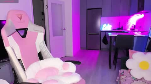 Snapshot of wowlovie666 chatting on 20, 11, 2025 Emi online show from 20, 11, 2025