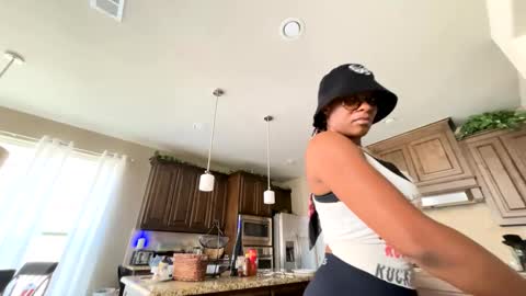 Snapshot of wynterheat chatting on 18, 9, 2025 Wynter Heat online show from 18, 9, 2025