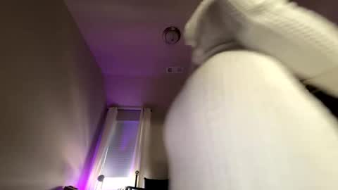 Snapshot of wynterheat chatting on 10, 11, 2025 Wynter Heat online show from 10, 11, 2025