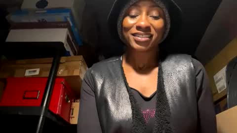 Snapshot of wynterheat chatting on 4, 12, 2025 Wynter Heat online show from 4, 12, 2025