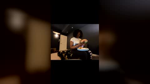 Snapshot of wynterheat chatting on 4, 4, 2026 Wynter Heat online show from 4, 4, 2026