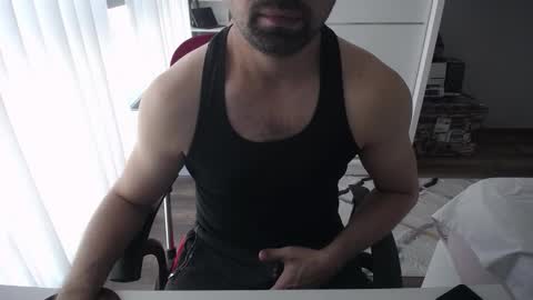 Snapshot of x_____0_____x chatting on 26, 11, 2025 Mr. Lonely online show from 26, 11, 2025