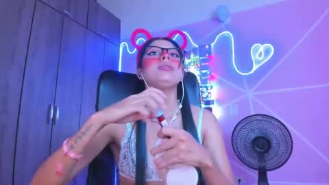 Snapshot of xallysonx_ chatting on 4, 2, 2025 XALLYSONX online show from 4, 2, 2025