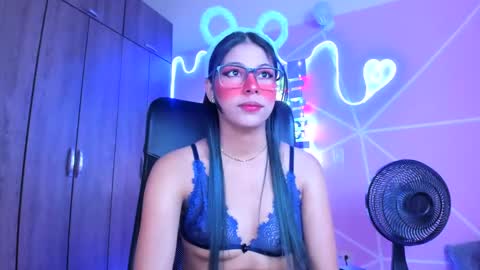 Snapshot of xallysonx_ chatting on 13, 2, 2025 XALLYSONX online show from 13, 2, 2025