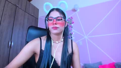 Snapshot of xallysonx_ chatting on 4, 3, 2025 XALLYSONX online show from 4, 3, 2025