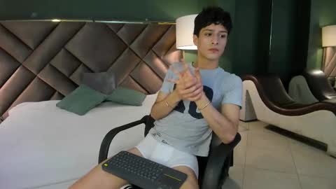 xam_collen online show from 5, 3, 2026