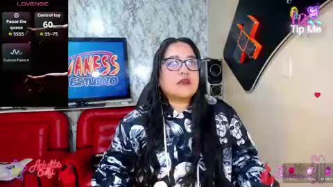 xander_taylor_ online show from 14, 6, 2026