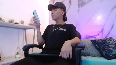 xandergrey8 online show from 24, 4, 2026