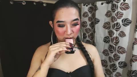 Nira   NOT INTO CHEAP GUYS  online show from 31, 1, 2025