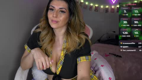 Snapshot of xclusivesecrets chatting on 26, 2, 2025 spoil me here online show from 26, 2, 2025