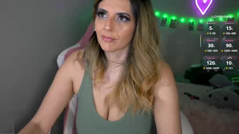 Snapshot of xclusivesecrets chatting on 3, 3, 2025 spoil me here online show from 3, 3, 2025