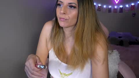 Snapshot of xclusivesecrets chatting on 12, 3, 2025 spoil me here online show from 12, 3, 2025