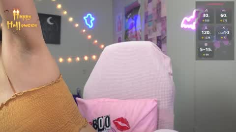 Snapshot of xclusivesecrets chatting on 6, 10, 2025 spoil me here online show from 6, 10, 2025