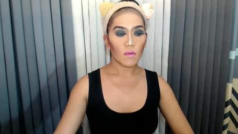 GWEN THOMPSON .......   online show from 2, 2, 2025