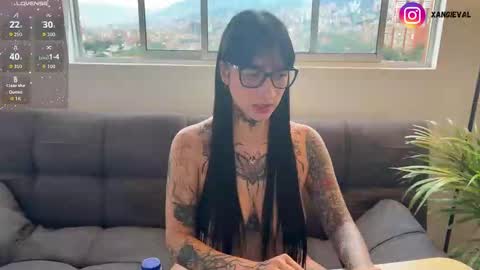 Snapshot of xisisxx chatting on 12, 9, 2025 xisisxx online show from 12, 9, 2025