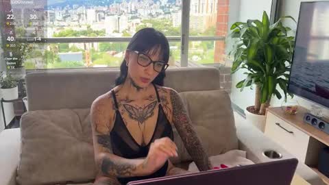 Snapshot of xisisxx chatting on 25, 10, 2025 xisisxx online show from 25, 10, 2025