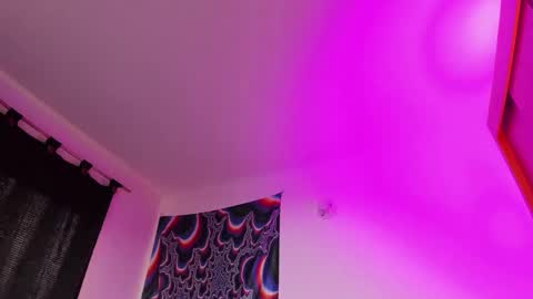 xizette online show from 8, 3, 2025