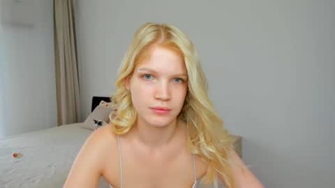 Snapshot of xloe_queen chatting on 23, 7, 2026 Chloe online show from 23, 7, 2026