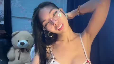 Snapshot of xmonica_cummerx chatting on 13, 9, 2025 Sweet Monica online show from 13, 9, 2025