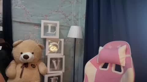 Snapshot of xmonica_cummerx chatting on 18, 9, 2025 Sweet Monica online show from 18, 9, 2025