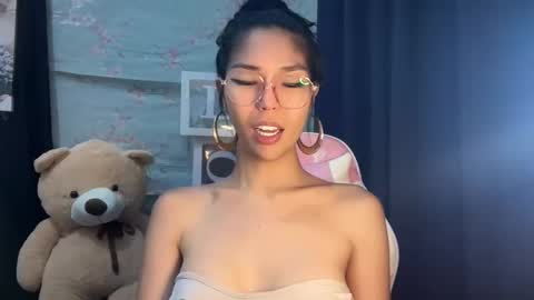 Snapshot of xmonica_cummerx chatting on 4, 10, 2025 Sweet Monica online show from 4, 10, 2025