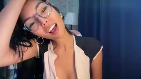 Snapshot of xmonica_cummerx chatting on 3, 11, 2025 Sweet Monica online show from 3, 11, 2025