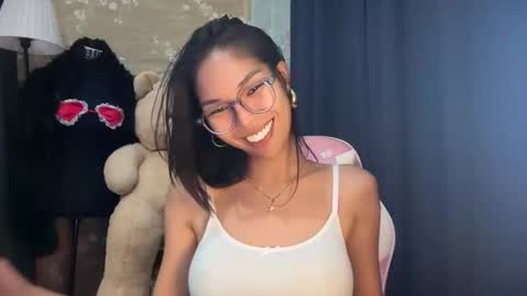 Snapshot of xmonica_cummerx chatting on 9, 11, 2025 Sweet Monica online show from 9, 11, 2025