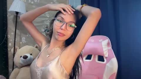 Snapshot of xmonica_cummerx chatting on 25, 11, 2025 Sweet Monica online show from 25, 11, 2025