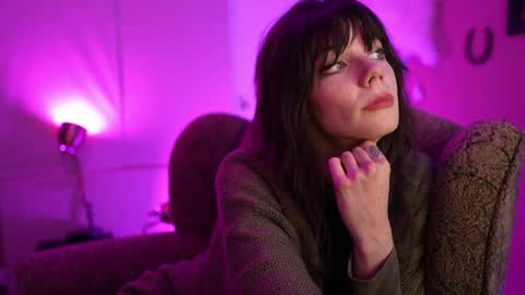 Bella Bondai online show from 20, 1, 2025