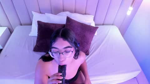 Xolara  online show from 17, 4, 2026
