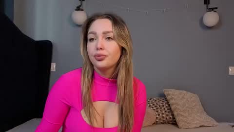 Snapshot of xsexycouples chatting on 6, 3, 2026 AnnaMaee online show from 6, 3, 2026