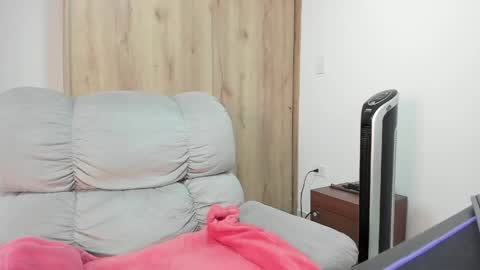 Hellen Sofia instagram hellen5546 online show from 24, 4, 2026