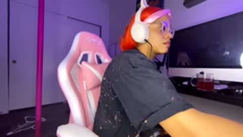 xStarGazingx online show from 26, 11, 2025