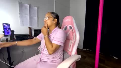 xStarGazingx online show from 28, 4, 2026