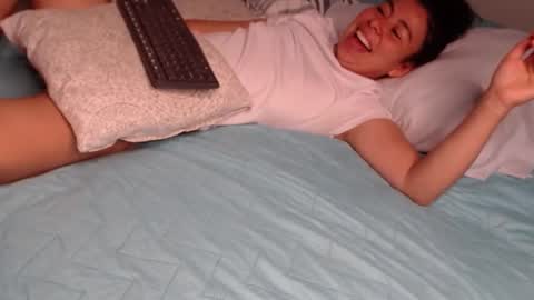 Gabriela and Camila online show from 1, 3, 2025