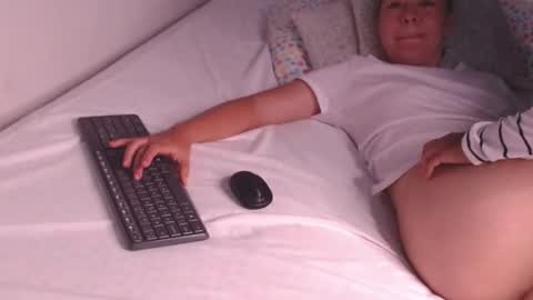 Gabriela and Camila online show from 9, 3, 2025