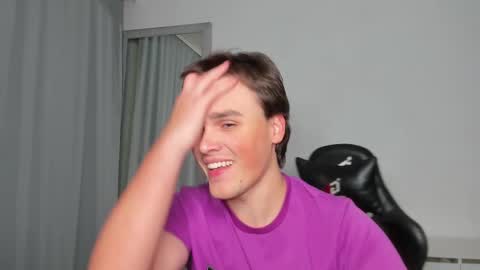 Snapshot of xx_raul_xx_ chatting on 18, 9, 2025 raul online show from 18, 9, 2025