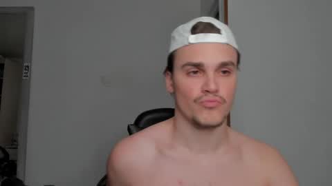 Snapshot of xx_raul_xx_ chatting on 22, 3, 2026 raul online show from 22, 3, 2026
