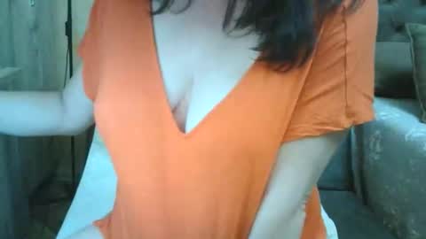 Snapshot of xxalexis chatting on 24, 5, 2026 HotMomAlex online show from 24, 5, 2026