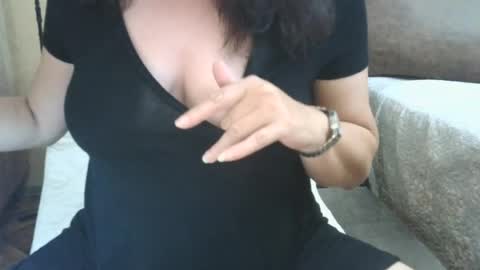 Snapshot of xxalexis chatting on 19, 7, 2026 HotMomAlex online show from 19, 7, 2026