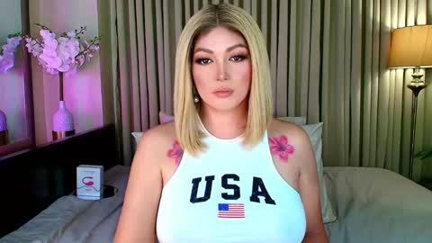 Snapshot of xxbedroombeautyxx chatting on 12, 12, 2024 MISS NATALIA online show from 12, 12, 2024