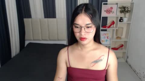 CHLOES ROOM online show from 8, 9, 2025