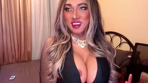 Snapshot of xxcinddyxx chatting on 9, 3, 2026 cinddy online show from 9, 3, 2026