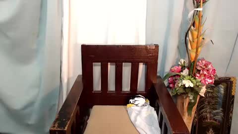 Loyd online show from 1, 2, 2025