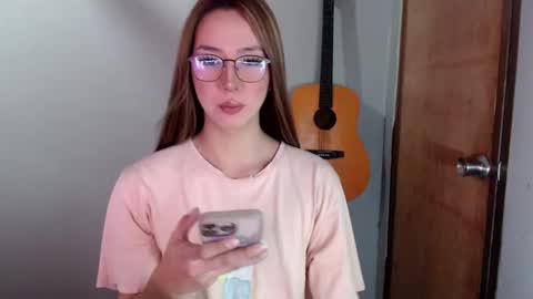 Snapshot of xxinnocentbellaxx chatting on 11, 12, 2024 Dyanna Zulla online show from 11, 12, 2024