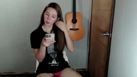 Snapshot of xxinnocentbellaxx chatting on 16, 12, 2024 Dyanna Zulla online show from 16, 12, 2024