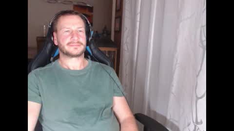 Snapshot of xxmettexx chatting on 5, 1, 2025 xxmettexx online show from 5, 1, 2025