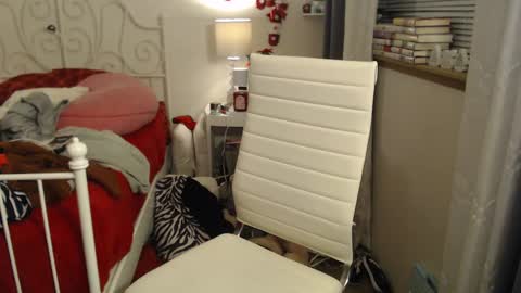 Strawberry Jane online show from 9, 12, 2024